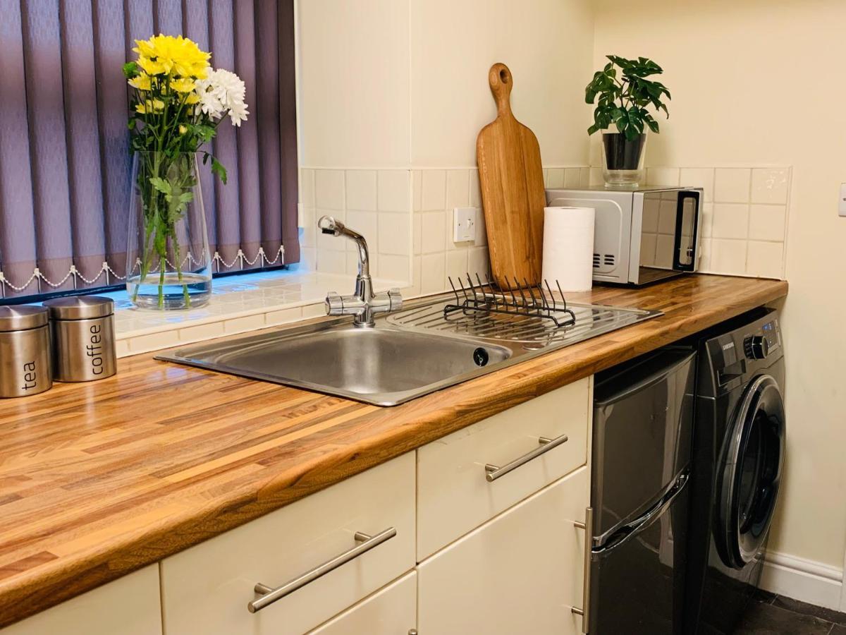 The Old Forge 5 Minutes From The Motorway With Parking Villa Bradford  Bagian luar foto